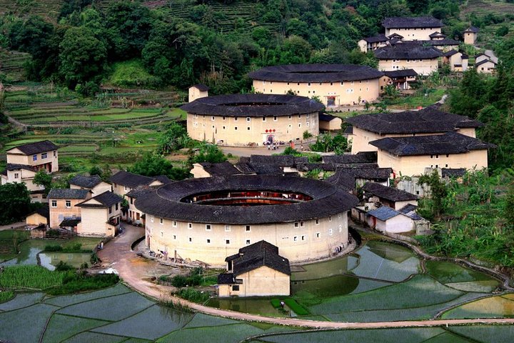 Private Day Tour To Tianluokeng Tulou from Xiamen Including Lunch