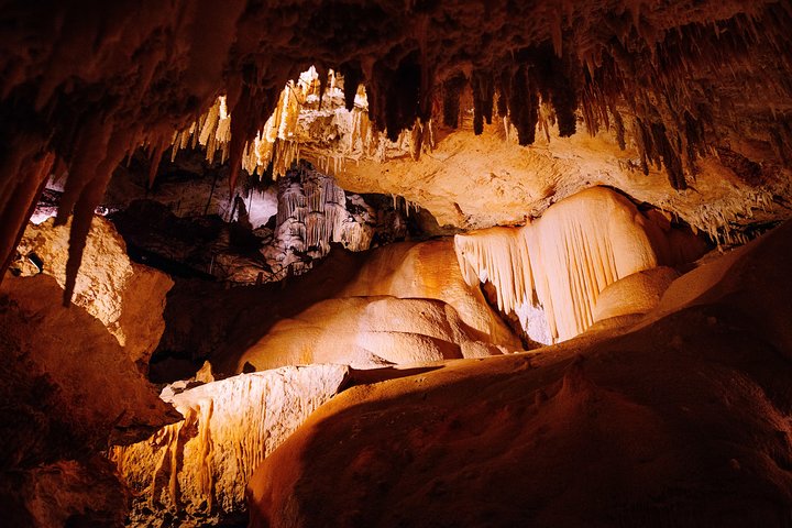 Jewel Cave Fully-guided Tour (Located in Western Australia)