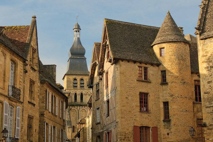 Sarlat Gourmet Tour and Market Visit