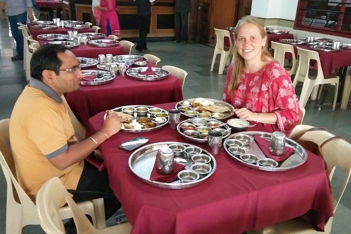 Immersive culture tour of Pune by private car with guide and local lunch