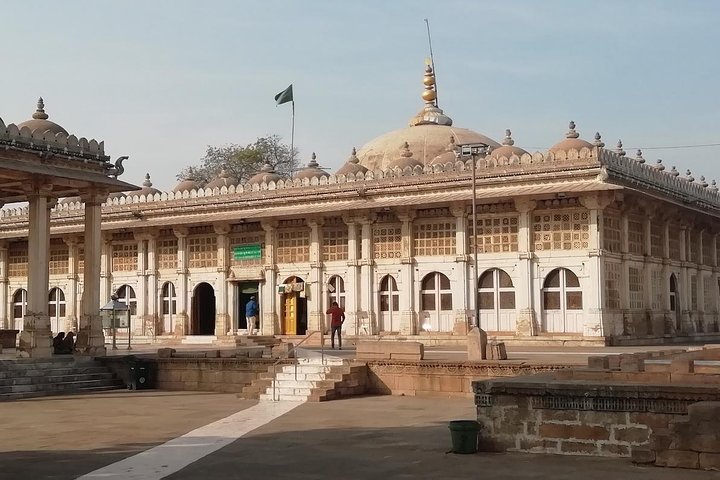 World heritage Ahmedabad city tour in private car with guide and lunch