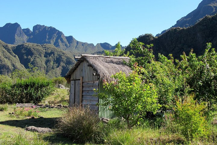 Hiking: Authentic immersion in Mafate