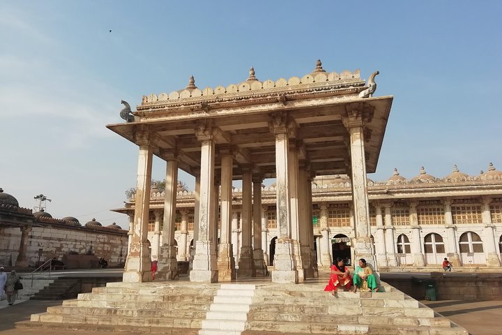 World heritage Ahmedabad city tour in private car with guide and lunch