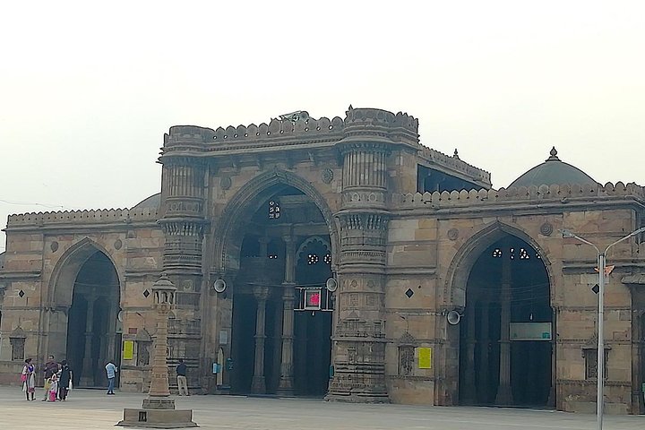 World heritage Ahmedabad city tour in private car with guide and lunch