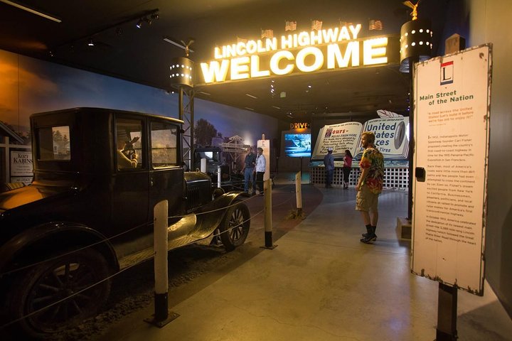 Great Platte River Road Archway Monument