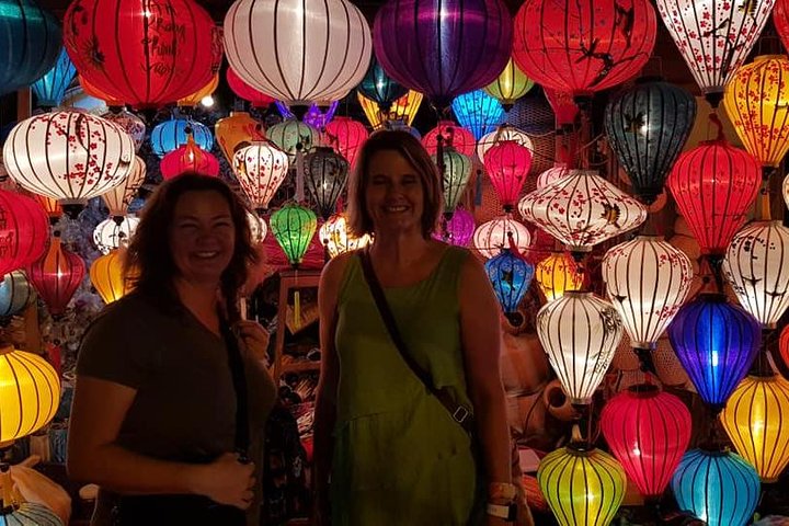 Hoi An Night Market with Hoi an walking Tour , Colourful Lanterns, Boat Ride