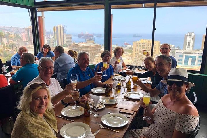Valparaiso Port and Viña del Mar with Casablanca Wine Tasting