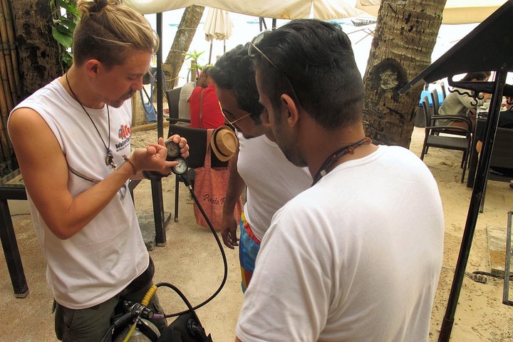 WaterColors - Discover Scuba Diving in Boracay