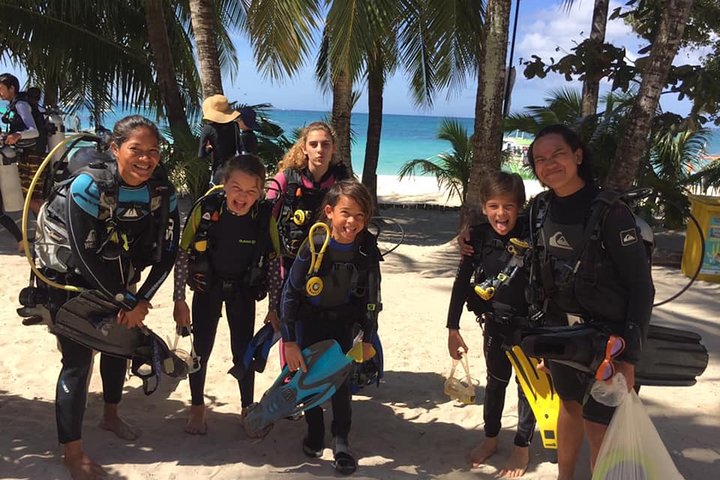 WaterColors - Discover Scuba Diving in Boracay
