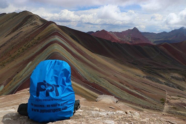 Rainbow Mountain Beat-the-Crowd, Small Group - 8:00 AM Departure