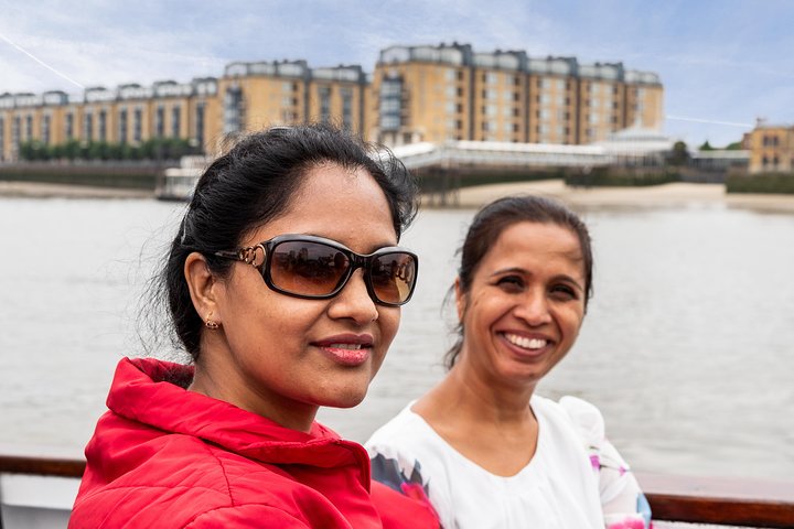 Westminster to Greenwich Sightseeing Thames Cruise in London