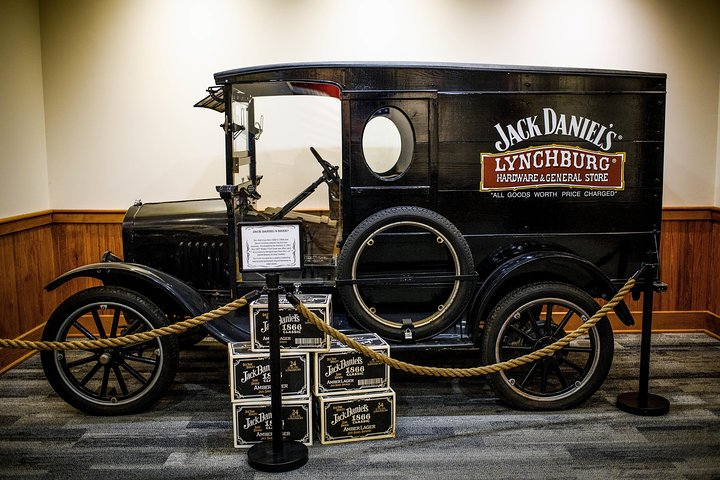 Nashville to Jack Daniel's Distillery Bus Tour + Whiskey Tastings