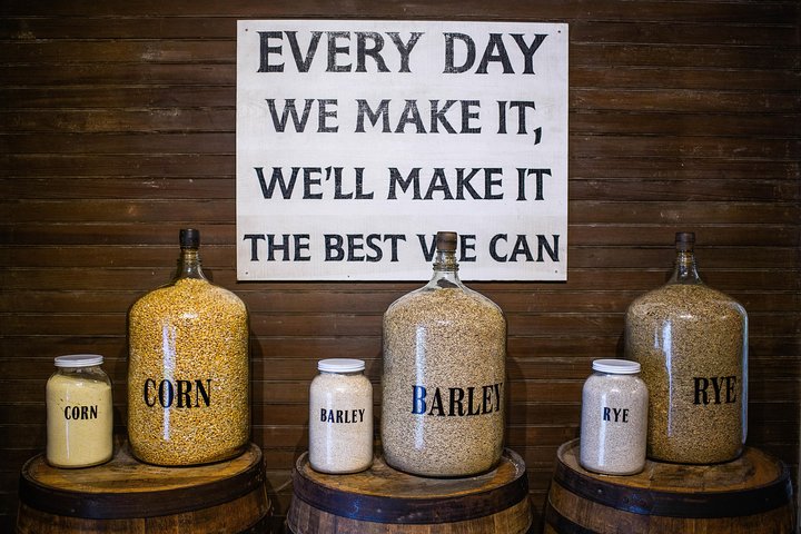 Nashville to Jack Daniel's Distillery Bus Tour + Whiskey Tastings