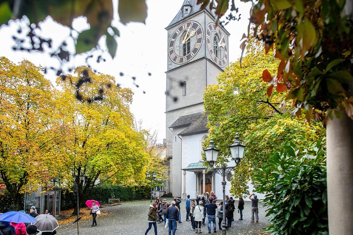 Best of Zurich Tour with Felsenegg Cable Car and Ferry Ride