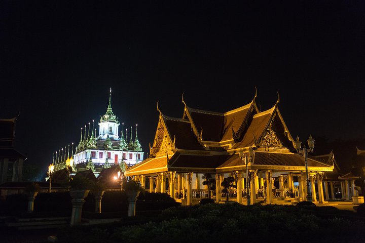 Bangkok by Night: Temples, Markets and Food Tuk-Tuk Tour