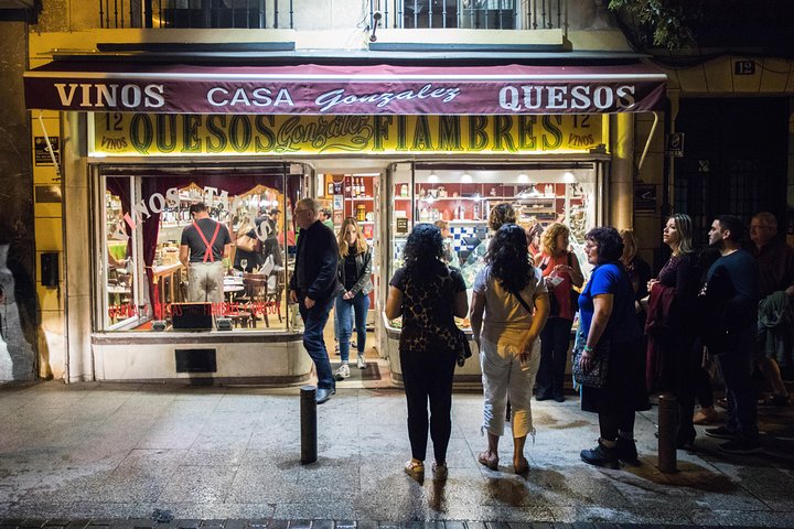 Madrid Tapas & Wine Tasting Food Tour – Small Group Local Bars