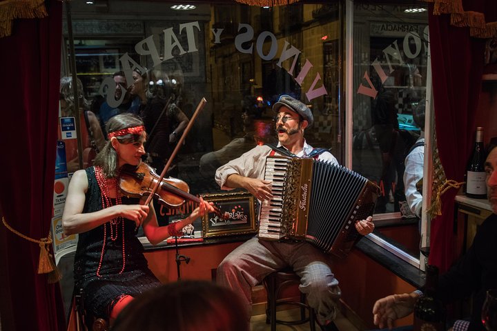 Madrid Tapas & Wine Tasting Food Tour – Small Group Local Bars