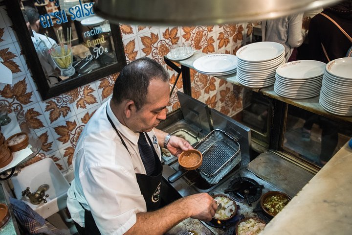 Madrid Tapas & Wine Tasting Food Tour – Small Group Local Bars