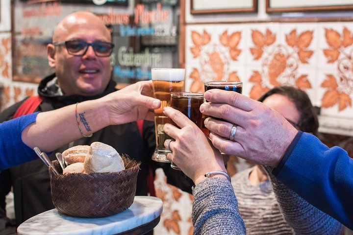 Madrid Tapas & Wine Tasting Food Tour – Small Group Local Bars