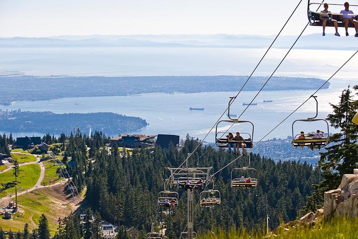 Grouse Mountain, Skyride Gondola & Capilano Bridge from Vancouver