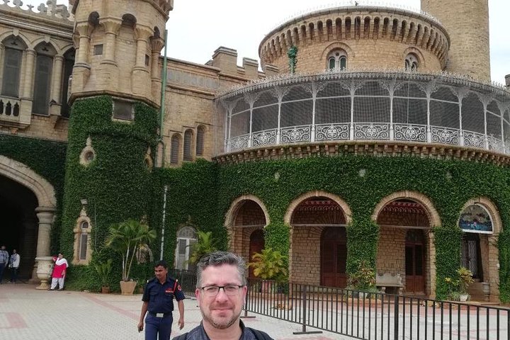 Bangalore city tour with English guide & multi language support