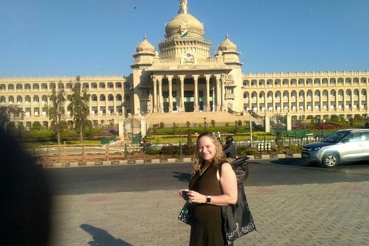 Bangalore city tour with English guide & multi language support