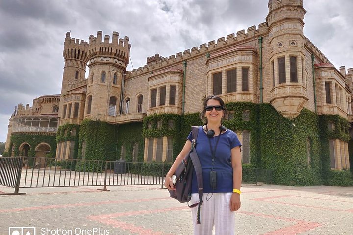 Bangalore city tour with English guide & multi language support