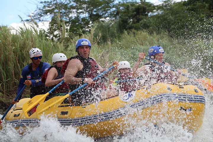 Balsa River White Water Rafting class 2/3 in Costa Rica
