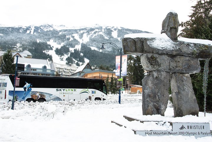 Vancouver Airport to-or-from Whistler or Squamish by Bus (Single trip)