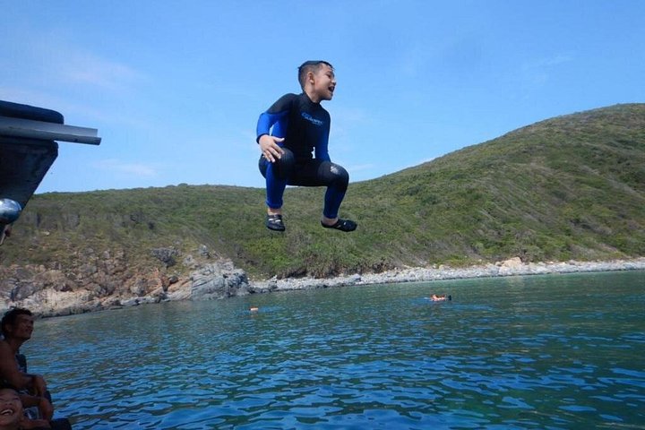 Explore Nha Trang Bay: Half-Day Snorkeling Adventure Tour