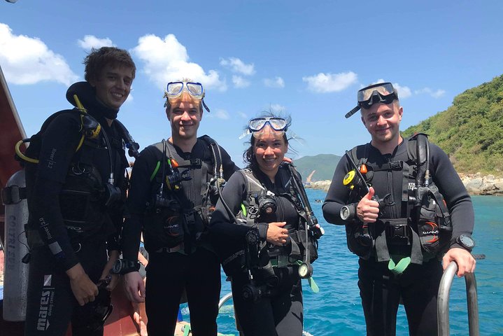 Discovery Scuba Diving on Hon Mun Island in Nha Trang
