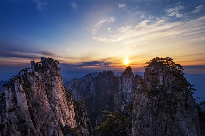 Mount Huangshan Highlights Group Tour -No Shopping