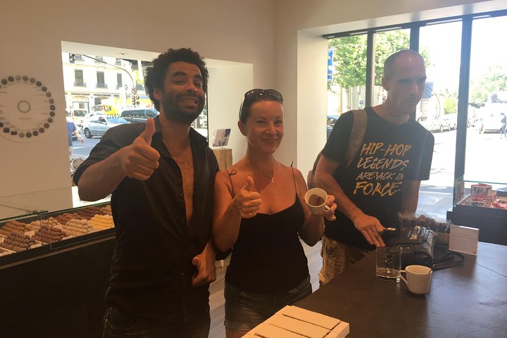 Food tour with EAT and CHILL TOUR Geneva & Lausanne