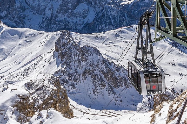 From Bolzano: Private Day Tour by car: The Great Dolomites Road