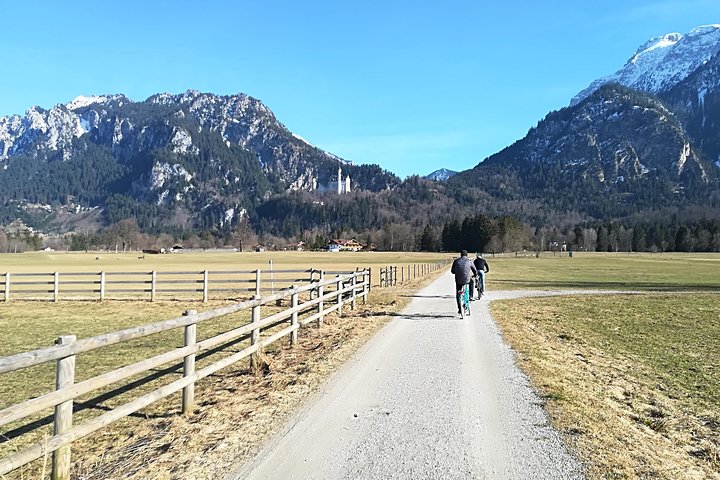 Neuschwanstein Ticket and City Bike from Fuessen