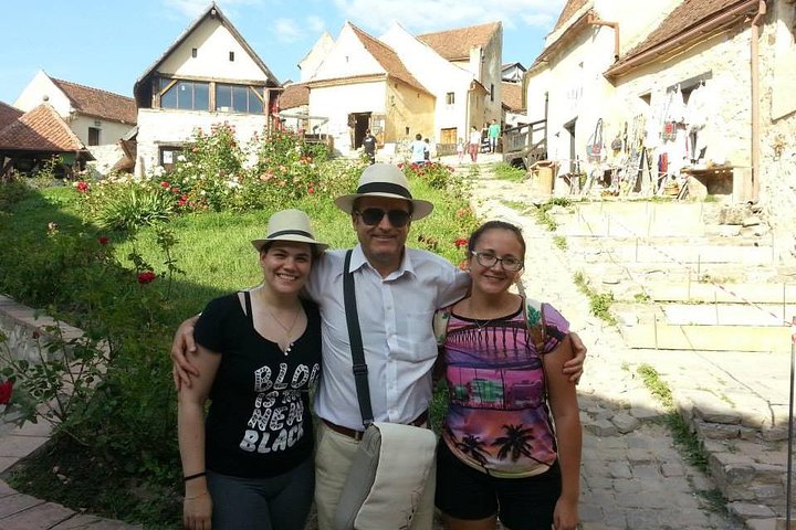 3-Castle: Peles,Bran,Rasnov,Sinaia Monastery from Brasov w pickup