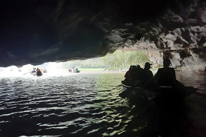 Ninh Binh Day Tour from Hanoi with Boat and Bike