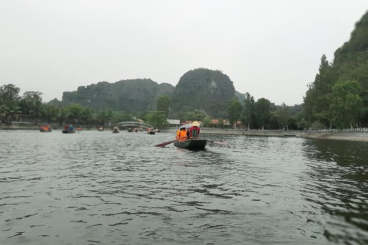 Ninh Binh Day Tour from Hanoi with Boat and Bike