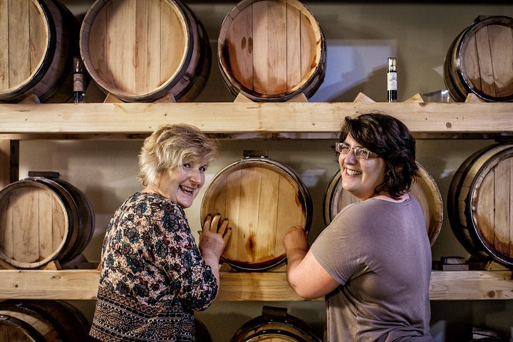 Balsamic Vinegar, Olive oil and Organic Winery Tour in Assisi with tasting