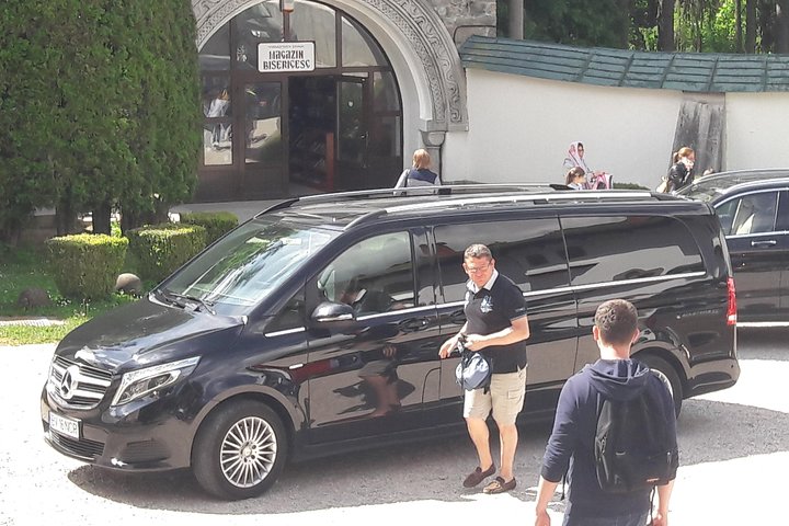 3 Castles Brasov |Mercedes & Hotel Pickup| Peles Bran Cantacuzino