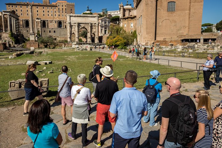 Rome: Colosseum, Roman Forum and Palatine Hill Guided Tour