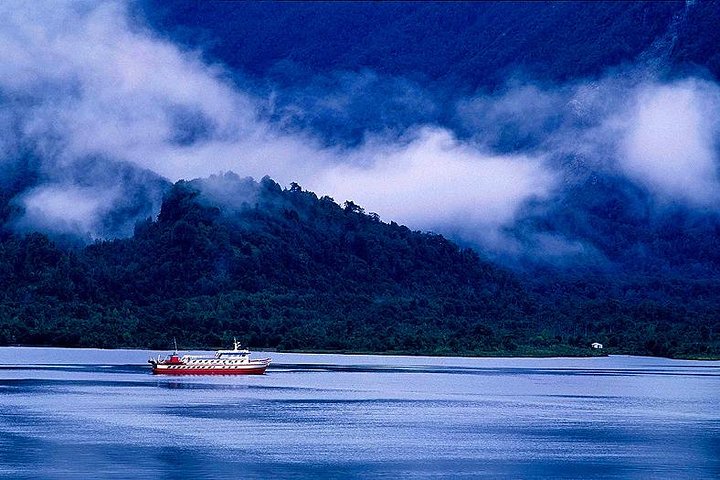 4-Days Discovery in Aiken del Sur Park - Puerto Chacabuco
