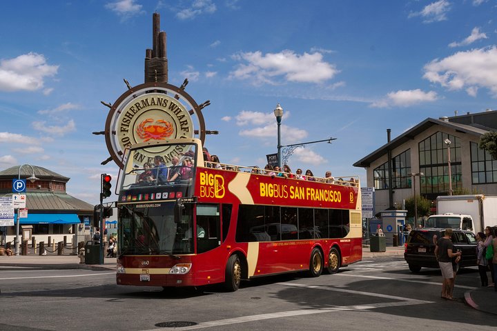 SF: Hop-on Hop-off Sightseeing Tour with Optional Sunset Tour