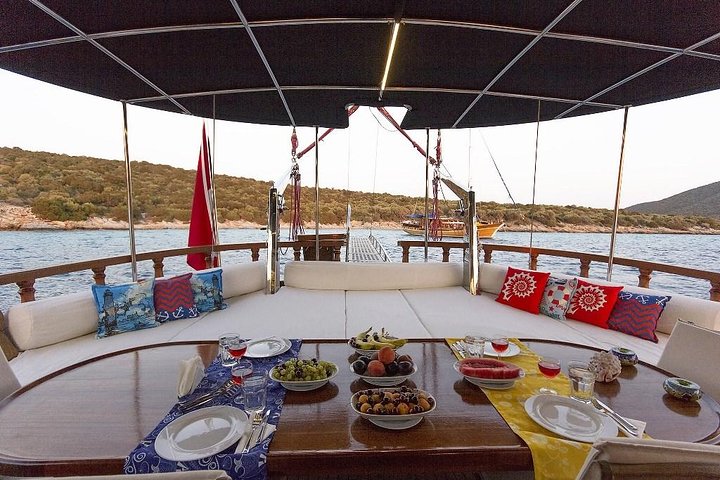 Bodrum Private Luxury Gulet Cruise – Swim, Lunch, Hidden Bays