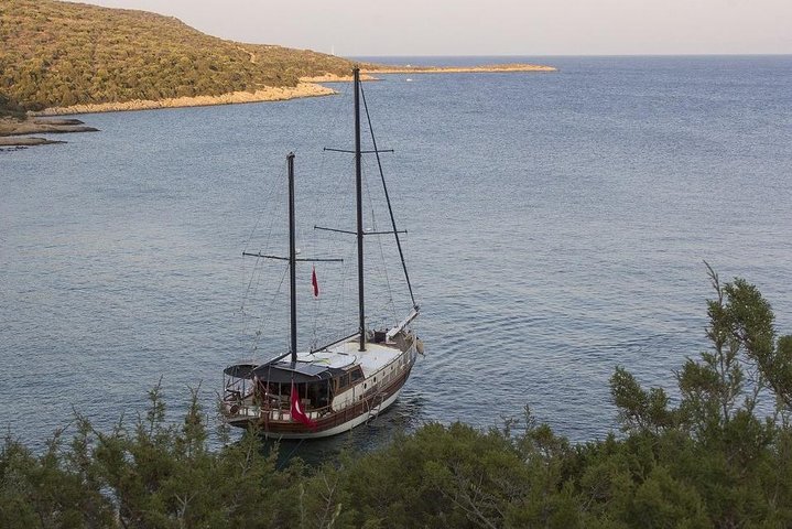 Bodrum Private Luxury Gulet Cruise – Swim, Lunch, Hidden Bays