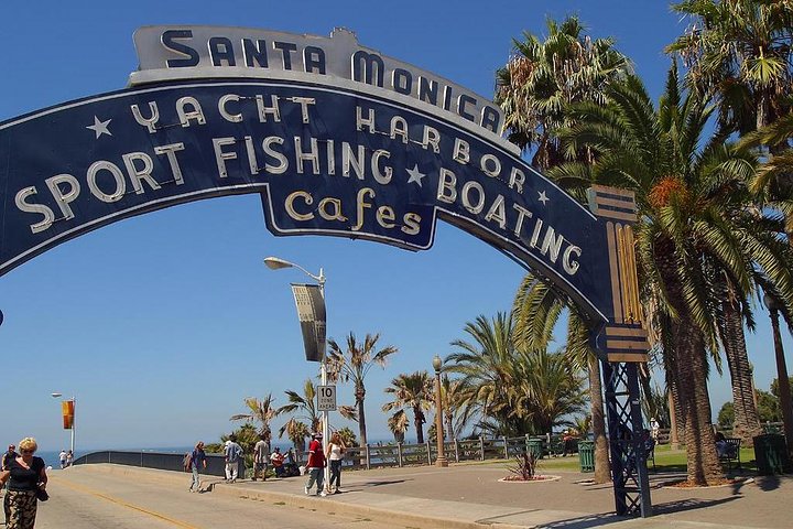 Full-Day Iconic Sights of LA, Hollywood, Beverly Hills, Beaches and More