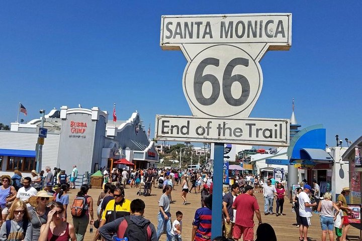 Full-Day Iconic Sights of LA, Hollywood, Beverly Hills, Beaches and More