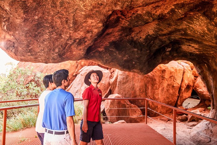Uluru Morning Guided Base Walk
