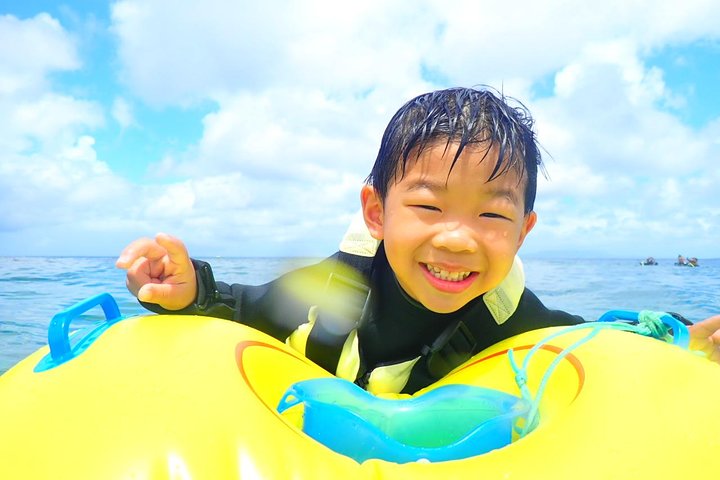 Snorkeling in the Blue Cave area【Okinawa Prefecture: Free feeding & photo images!English and Chinese speaking guide available!