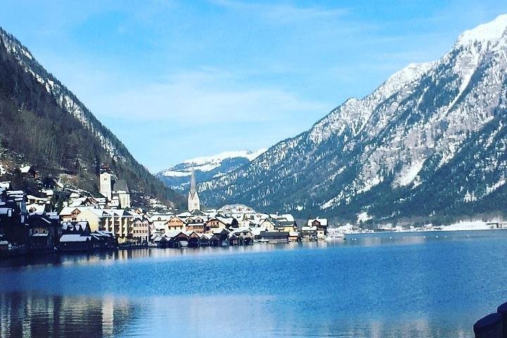 From Prague: Private Hallstatt Alps Day Trip with Lakeside Picnic